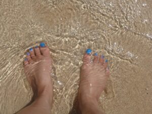 feet, sand, toes-586957.jpg